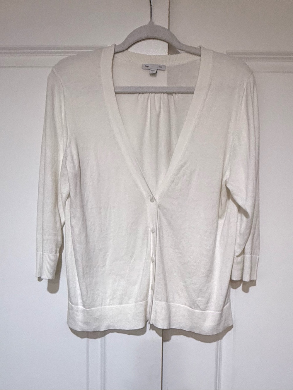 GAP Off White V-Neck Button Front Cardigan3/4 Sleeve 💯% Cotton